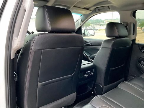 Used 2017 GMC Yukon SLT AWD/4WD image 10