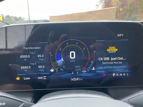 Used 2025 Chevrolet Equinox LT image 36