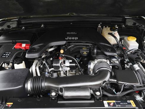 Used 2021 Jeep Wrangler Unlimited Rubicon w/ Uconnect 4C Nav & Sound Group AWD/4WD image 29