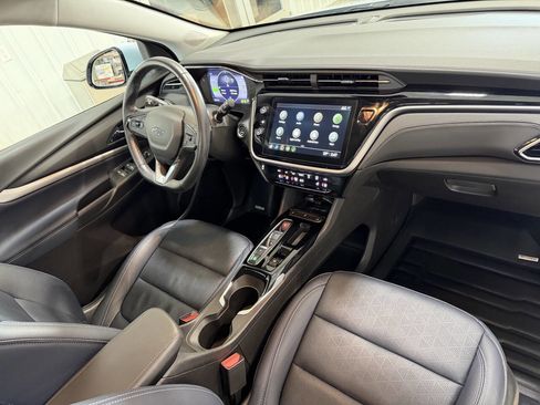 Used 2022 Chevrolet Bolt EUV LT w/ Convenience Package image 32