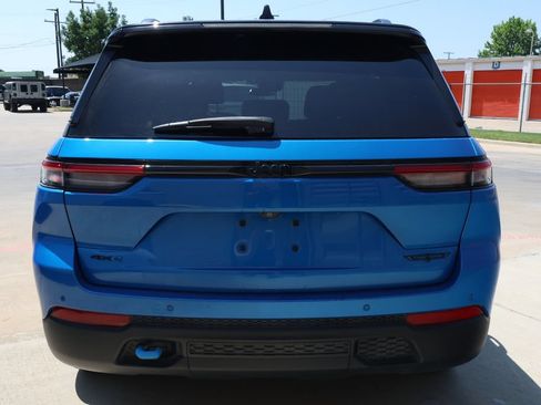Used 2022 Jeep Grand Cherokee Trailhawk w/ Advanced Protech Group II AWD/4WD image 6