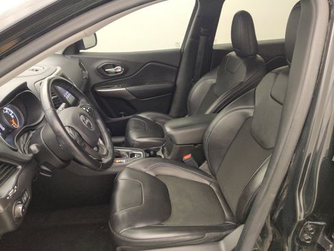Used 2021 Jeep Cherokee Latitude Plus FWD image 17