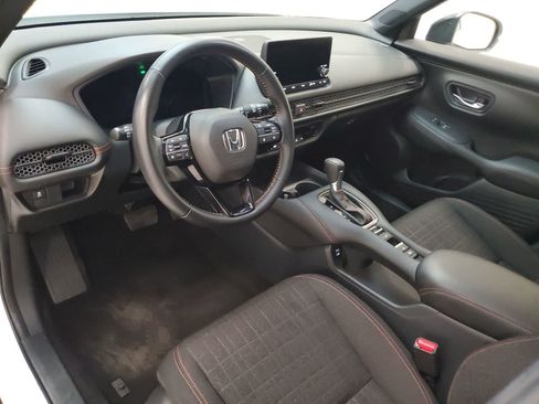 Certified 2025 Honda HR-V Sport image 2