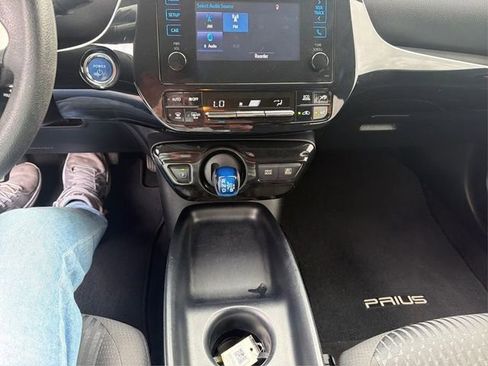 Used 2017 Toyota Prius Two w/ Carpet Mat Package FWD image 15