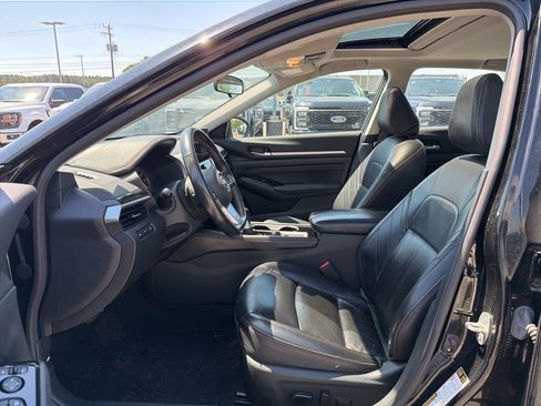 Used 2023 Nissan Altima 2.5 SR w/ SR Premium Package AWD/4WD image 12