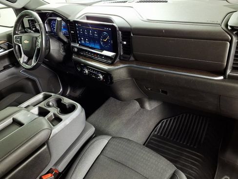 Used 2022 Chevrolet Silverado 1500 LT RWD image 13