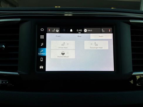 Used 2023 Chrysler Voyager LX FWD image 33