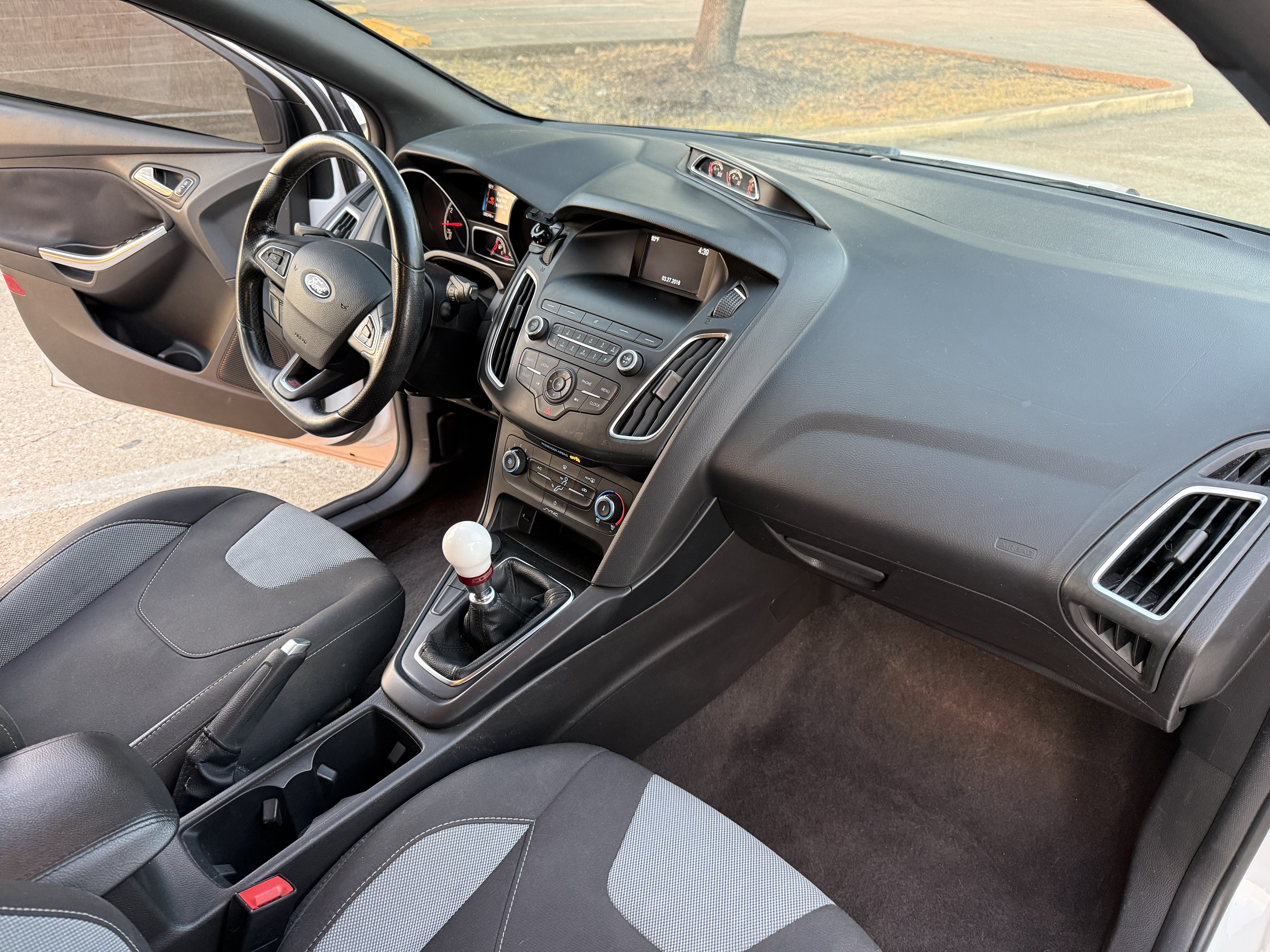 Used 2018 Ford Focus ST FWD image 11