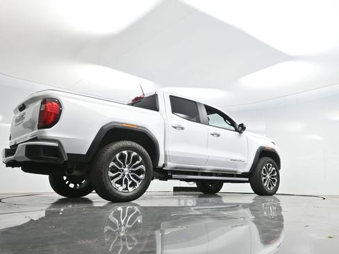 Used 2024 GMC Canyon Denali image 47