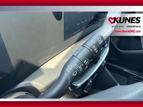 Used 2025 Buick Encore GX Preferred AWD/4WD image 22