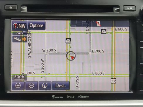 Used 2019 Toyota Highlander SE image 25