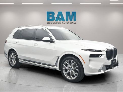 Used 2024 BMW X7 xDrive40i w/ Climate Comfort Package AWD/4WD image 1