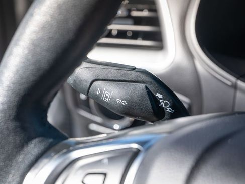 Used 2024 Ford Edge Titanium image 18