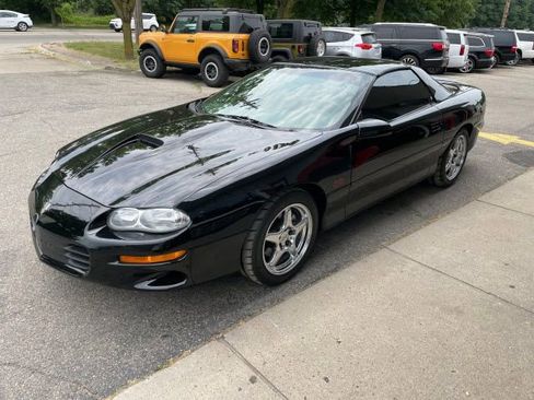 Used 2000 Chevrolet Camaro Z28 w/ SS Performance/Appearance Pkg image 3