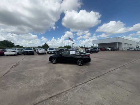 Used 2025 Nissan Versa SV FWD image 16