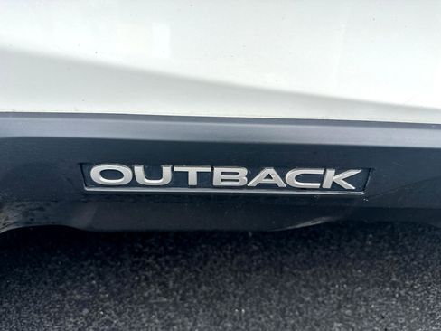 Used 2023 Subaru Outback Premium image 9