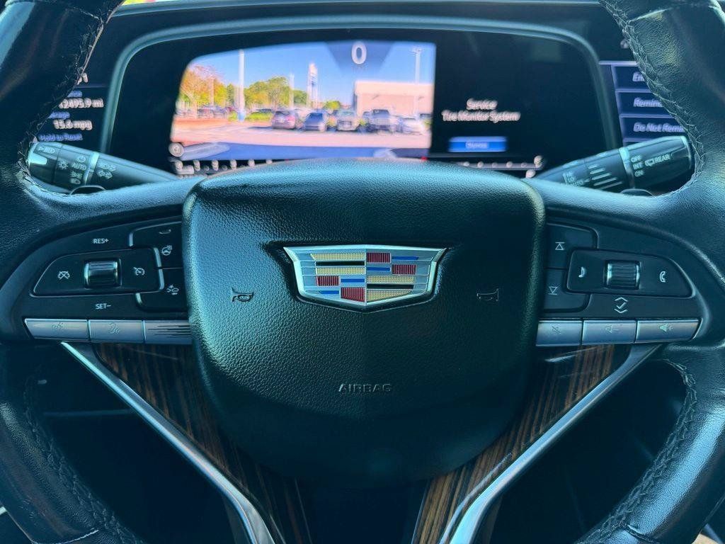Used 2021 Cadillac Escalade Premium Luxury AWD/4WD image 25