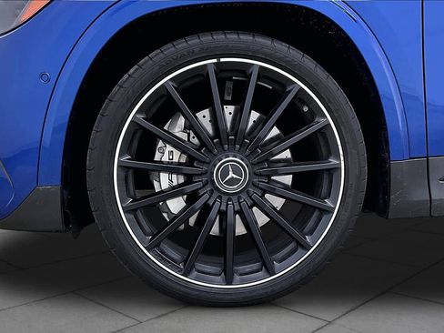 Certified 2025 Mercedes-Benz GLA 35 AMG 4MATIC image 11