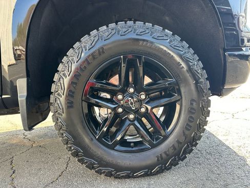 Used 2024 Chevrolet Silverado 1500 Custom Trail Boss w/ LPO, Dark Essentials Package image 13