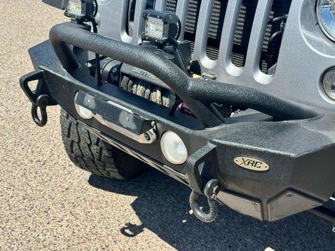 Used 2015 Jeep Wrangler Unlimited Rubicon w/ Connectivity Group AWD/4WD image 14