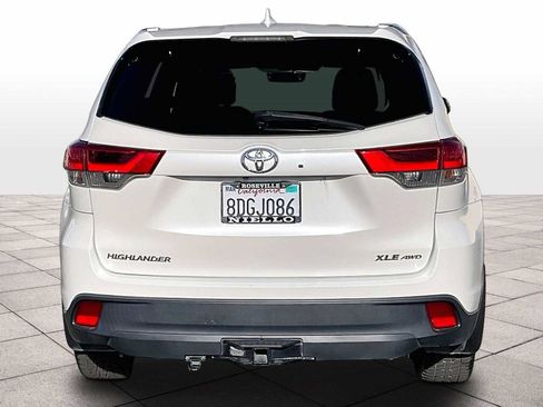 Used 2018 Toyota Highlander XLE AWD/4WD image 7