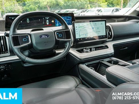 Used 2025 Ford Expedition Active AWD/4WD image 29