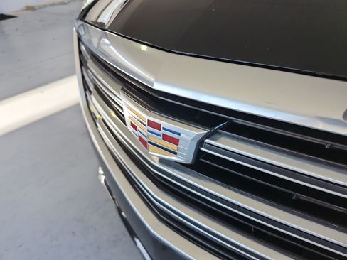 Used 2018 Cadillac XTS Luxury image 24