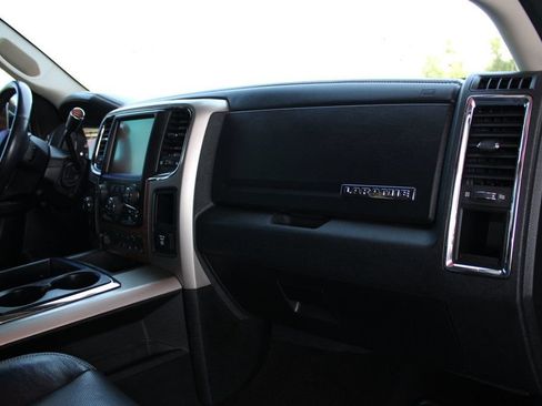 Used 2014 RAM 2500 Laramie w/ Convenience Group AWD/4WD image 16