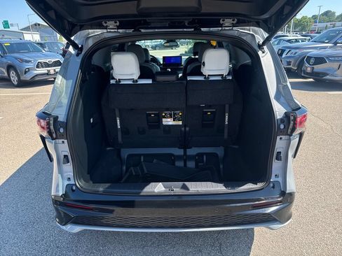 Used 2026 Toyota Sienna XSE AWD/4WD image 7