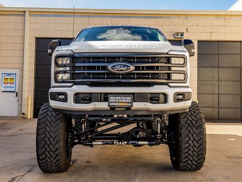 Used 2023 Ford F250 Lariat w/ Lariat Ultimate Package image 2