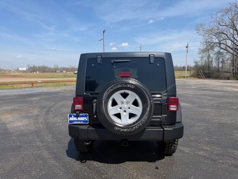 Used 2018 Jeep Wrangler Unlimited Sport S AWD/4WD image 8