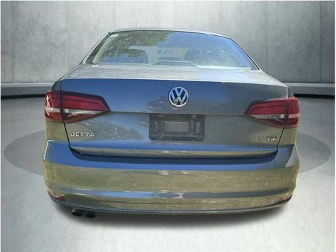 Used 2018 Volkswagen Jetta Wolfsburg Edition FWD image 3