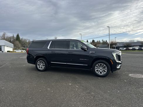 Used 2025 GMC Yukon XL Denali image 7