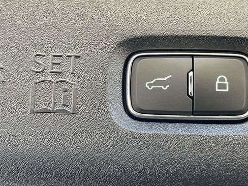 Used 2025 Ford Expedition Max Platinum image 28