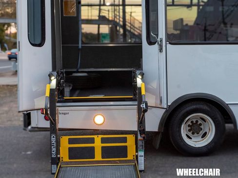 Used 2014 Ford E-350 and Econoline 350 Super Duty image 2