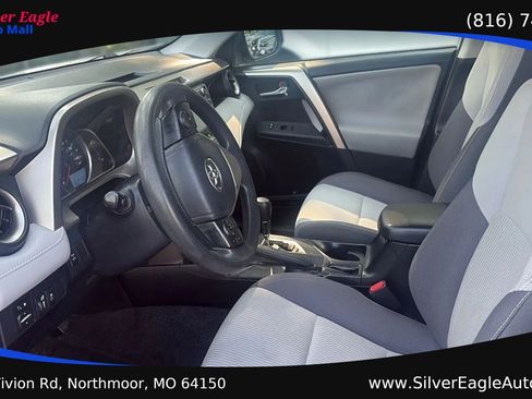 Used 2015 Toyota RAV4 XLE AWD/4WD image 9