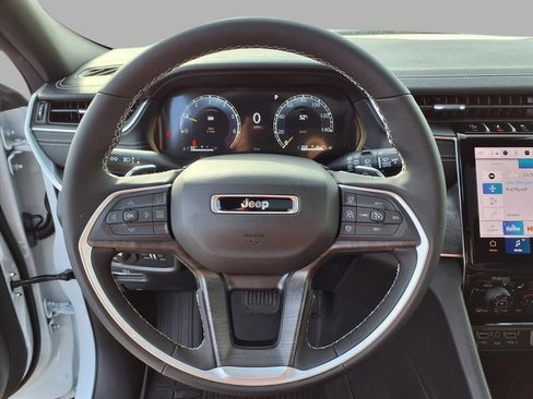 New 2025 Jeep Grand Cherokee Limited image 12