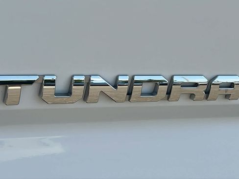 Used 2022 Toyota Tundra SR5 w/ SR5 Premium Package AWD/4WD image 27