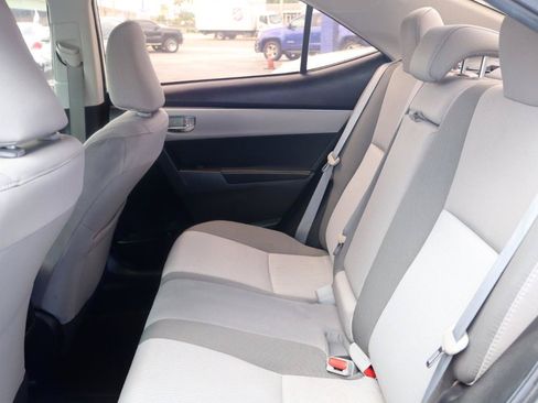 Used 2018 Toyota Corolla LE FWD image 17