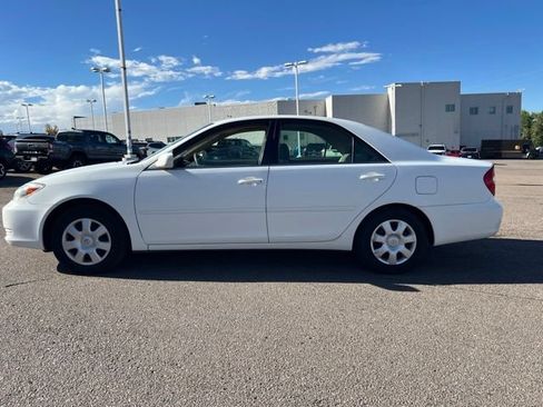 Used 2002 Toyota Camry SE FWD image 2