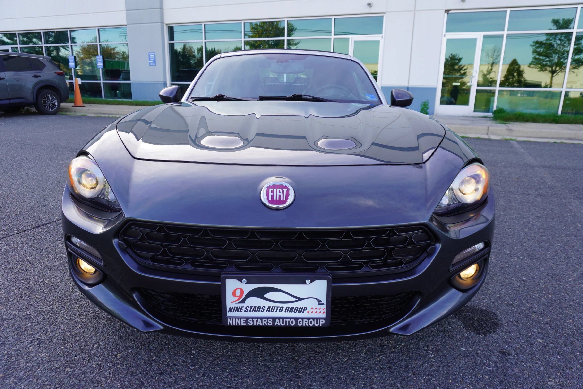 Used 2017 FIAT 124 Spider Lusso RWD image 2