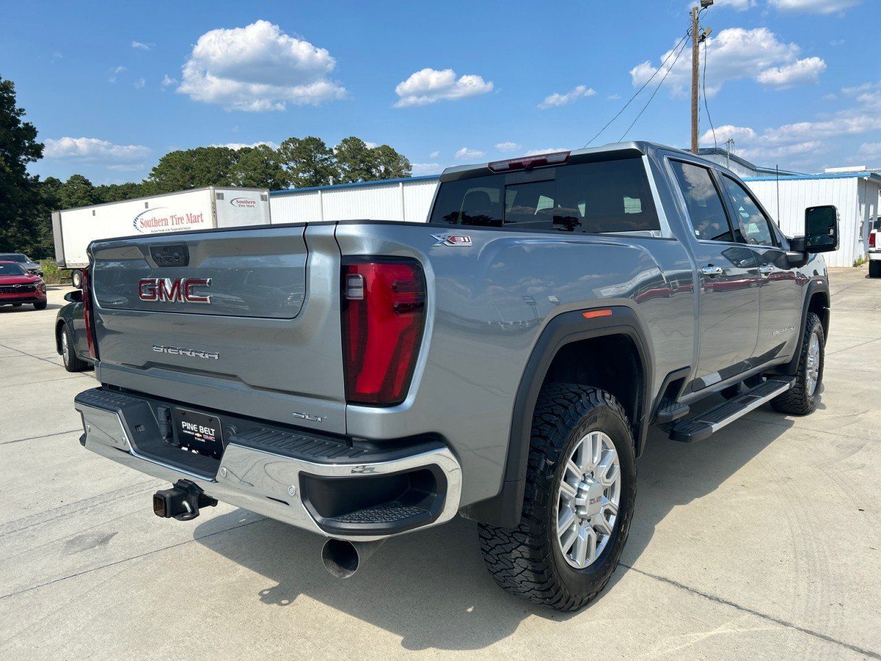 Used 2024 GMC Sierra 2500 SLT w/ SLT Premium Package AWD/4WD image 3