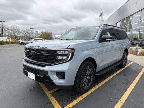 New 2026 Ford Expedition Max Platinum AWD/4WD image 3