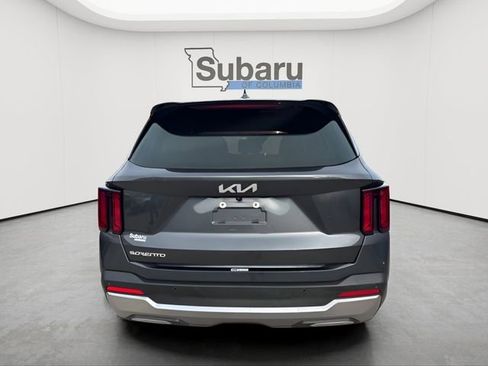 Used 2024 Kia Sorento S FWD image 6