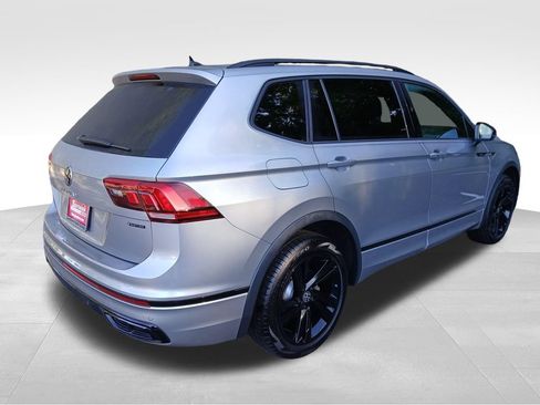 Used 2024 Volkswagen Tiguan SE R-Line AWD/4WD image 5