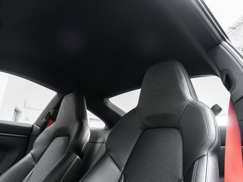 Used 2022 Porsche 911 GT3 image 18