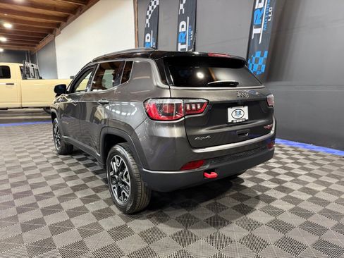 Used 2019 Jeep Compass Trailhawk AWD/4WD image 3