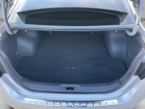 Used 2023 Nissan Altima 2.5 SR w/ SR Premium Package image 29