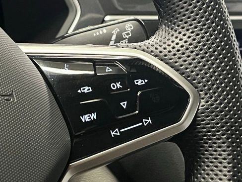 Used 2024 Volkswagen Tiguan SE R-Line image 26