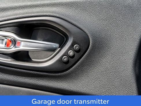 Used 2021 Jeep Cherokee Limited image 18